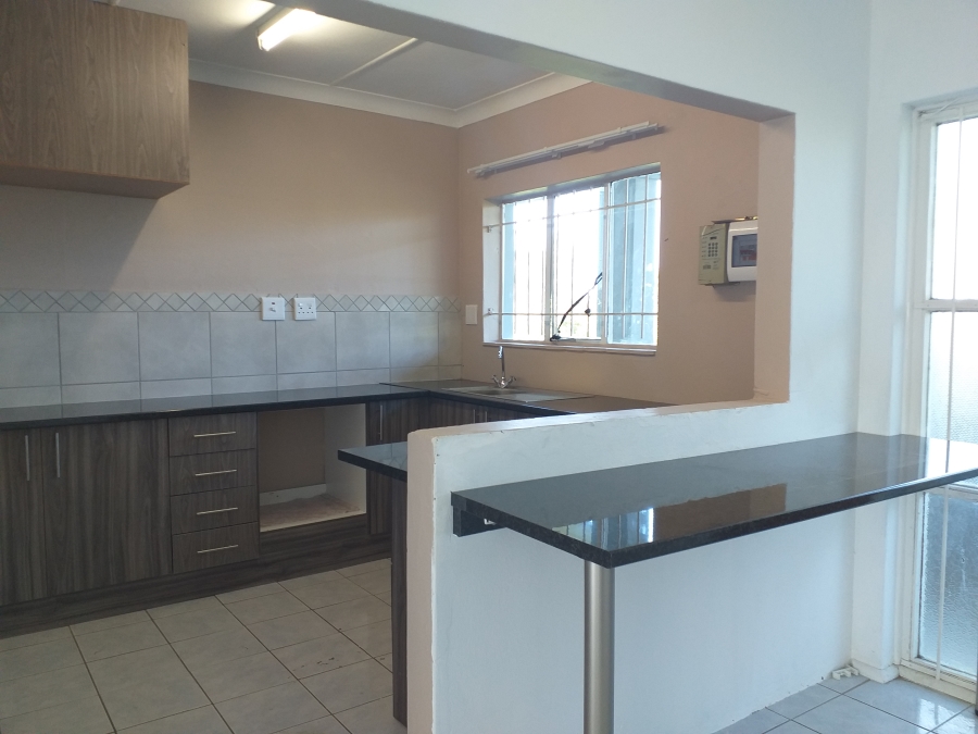 To Let 2 Bedroom Property for Rent in Southernwood Eastern Cape